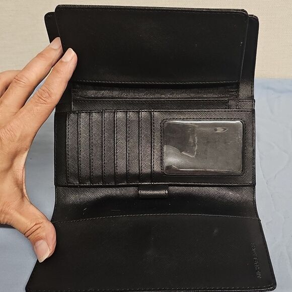MICHAEL KORS TRIFOLD CHECKBOOK WALLET BFPM-07-012 - Picture 5 of 7